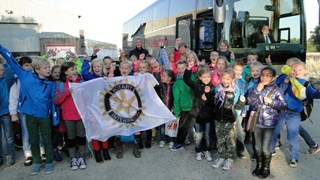 Foto: SchagenFM - Sint Barbaraschool Wandelen voor Water Prijs